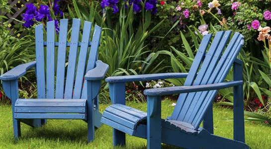 How to paint your garden furniture